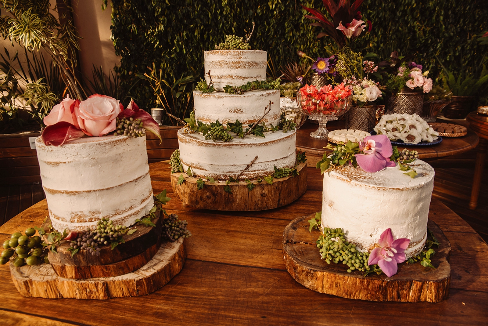 How Much Does A Wedding Cake Cost in 2026?